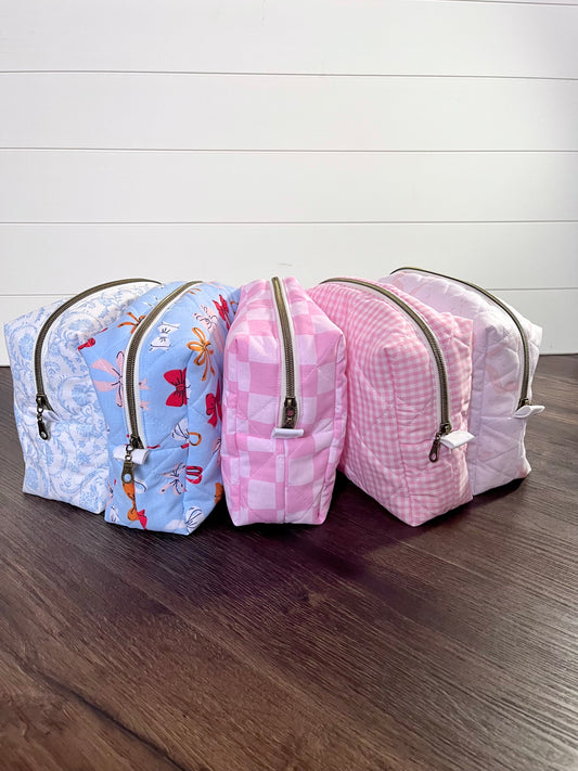 A Essential Pouch